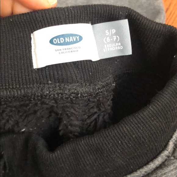 Old Navy Boys track pants in grey - Picture 8 of 8